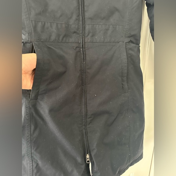 The North Face Women's Arctic Parka in dark navy blue. S/P - Picture 6 of 8